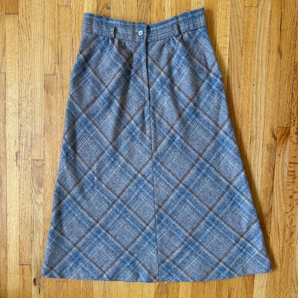 The Perfect Vintage 70s A-line midi skirt in soft wool tweed plaid - Picture 4 of 8